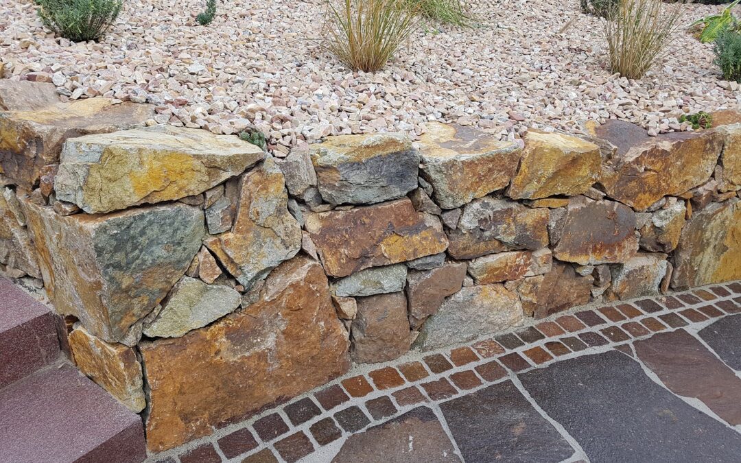 New Haven, CT | Retaining Wall Contractor | Natural Stone Wall Builder
